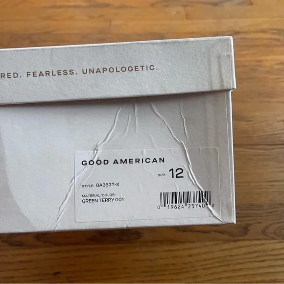 NEW Good American Green Terry Cloth Kickstand Mule Sandals Size 12 NWT - Picture 3 of 3